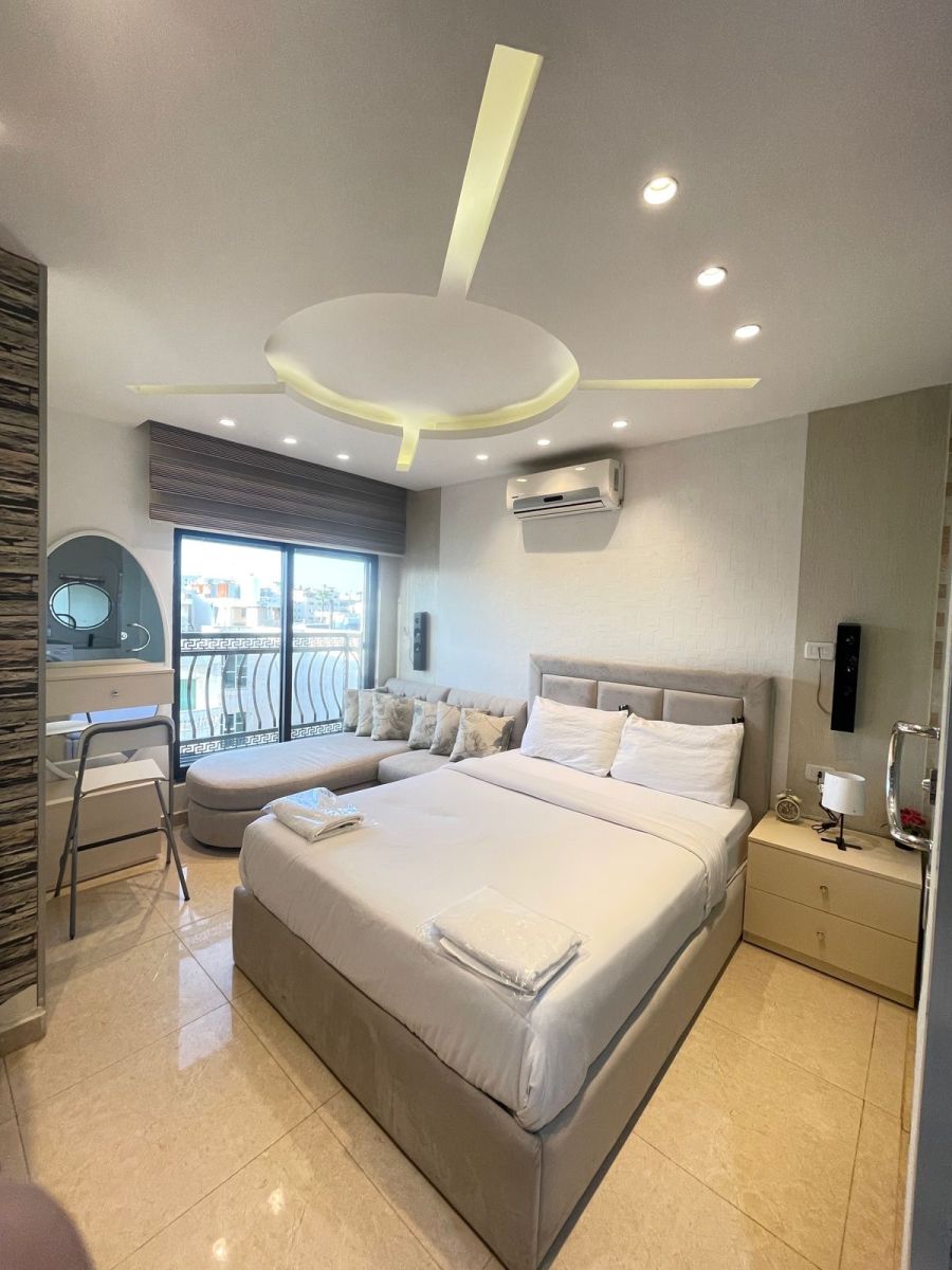 Central tiny studio for rent 409