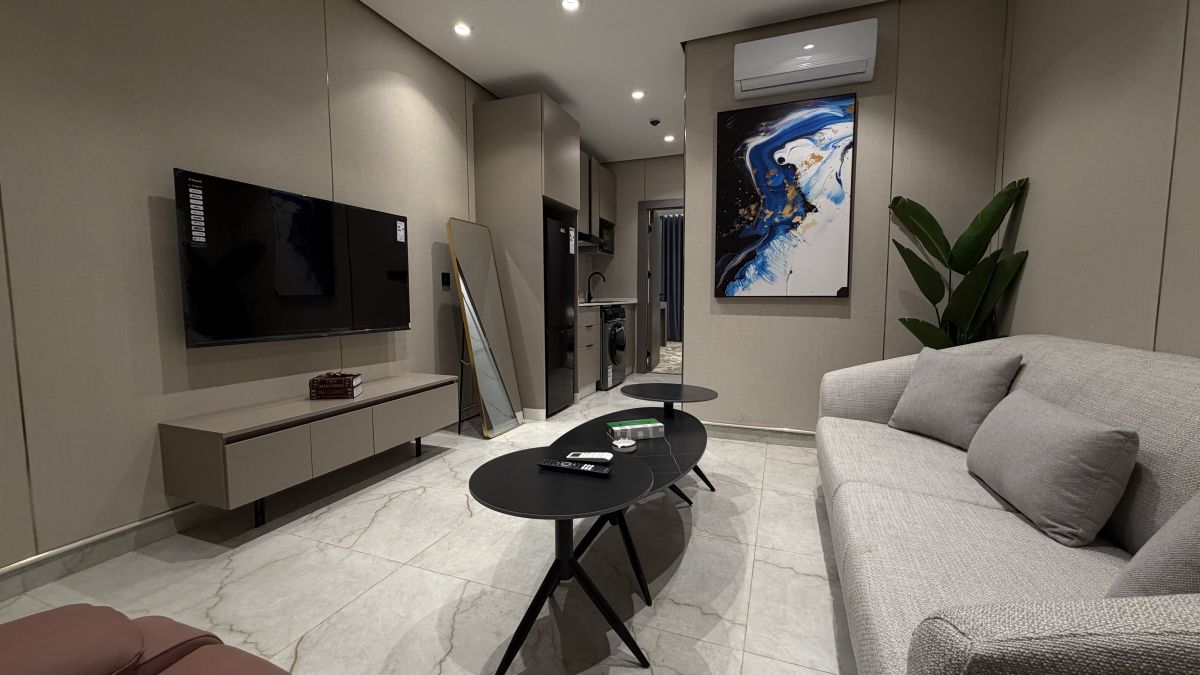 003 Tara-JRE Jabal Al Lweibdeh with stunning view