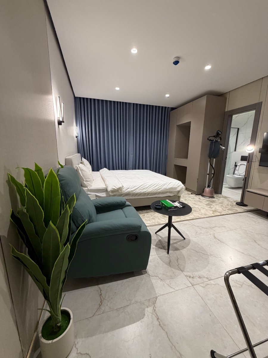 207s Tara-JRE Jabal Al Lweibdeh with stunning view